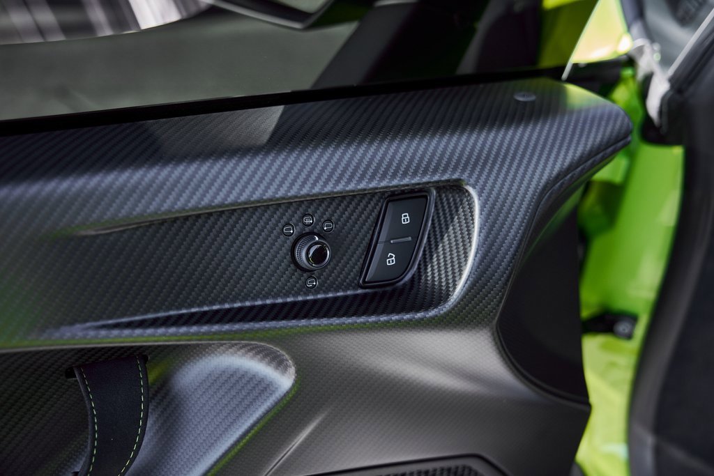 Used 2024 Lamborghini Huracan Sterrato image 40