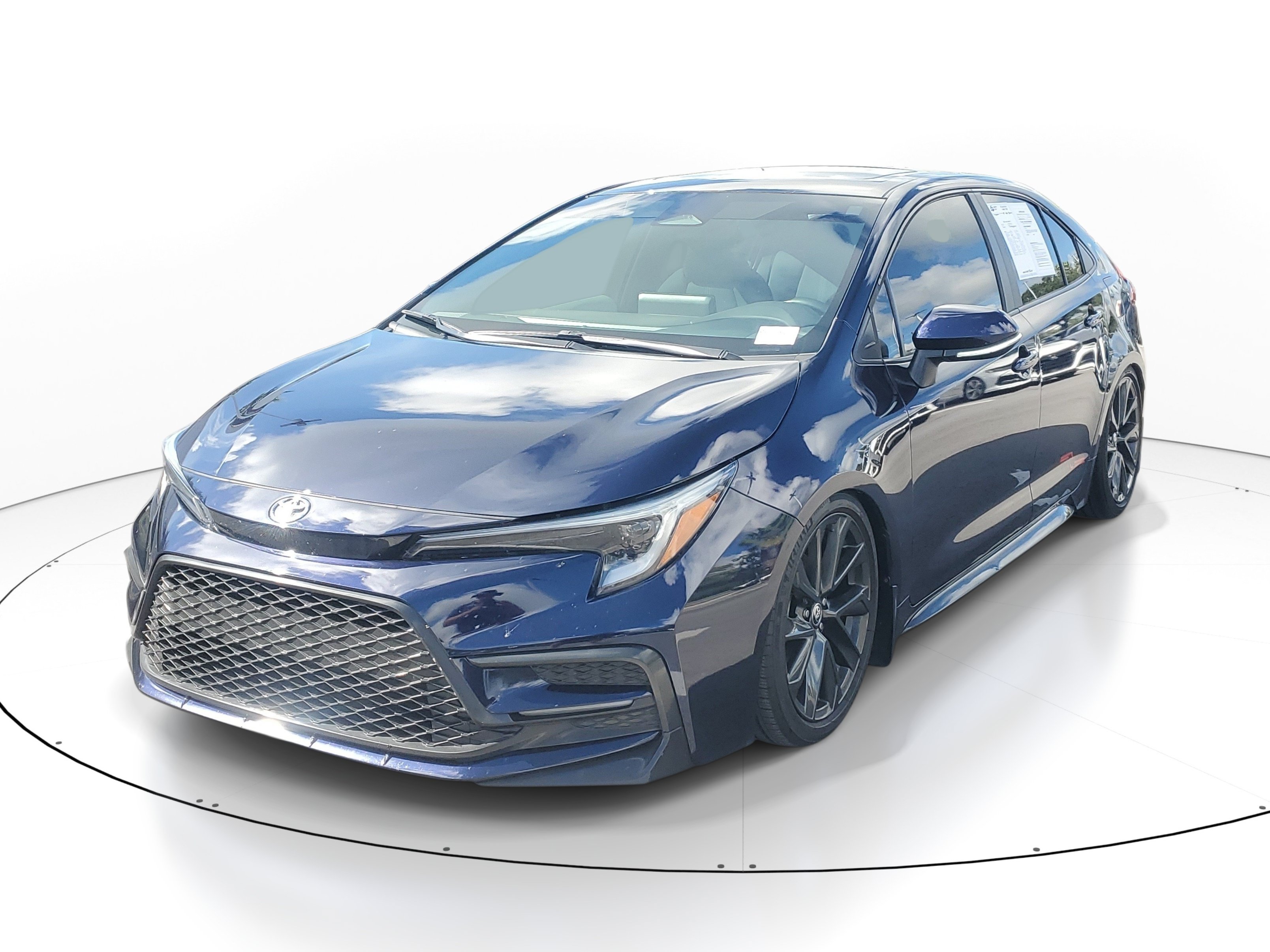 Used 2023 Toyota Corolla SE w/ SE Premium Package FWD image 4