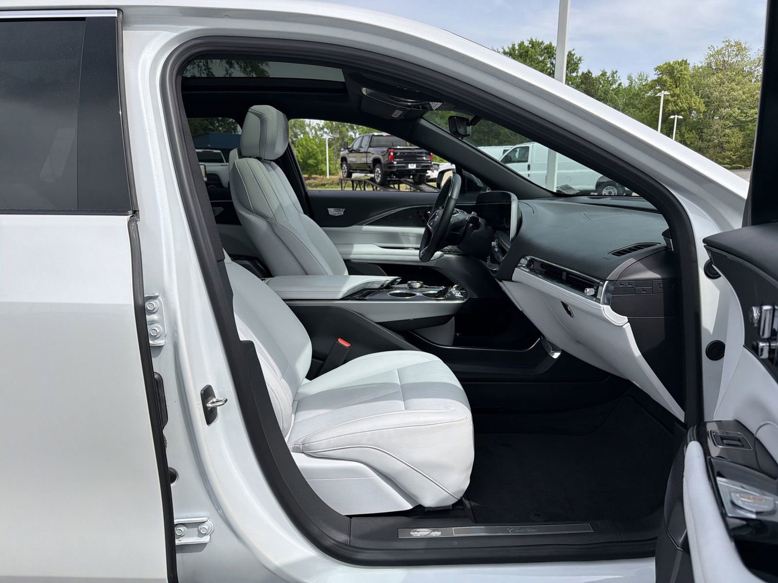 Used 2024 Cadillac Lyriq Luxury image 33