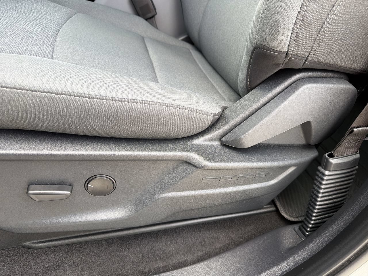 Used 2025 Ford F150 Lightning XLT AWD/4WD image 19