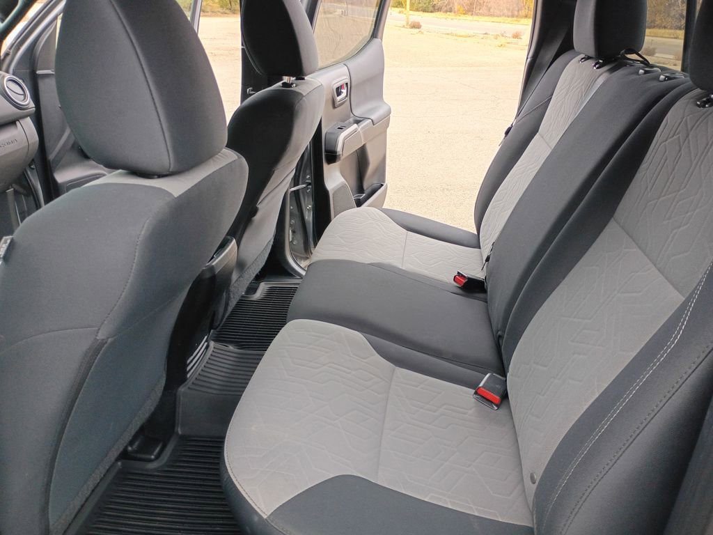 Used 2021 Toyota Tacoma TRD Off-Road image 13