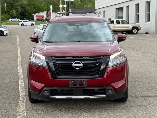 Used 2023 Nissan Pathfinder SL w/ Black Appearance Package image 8