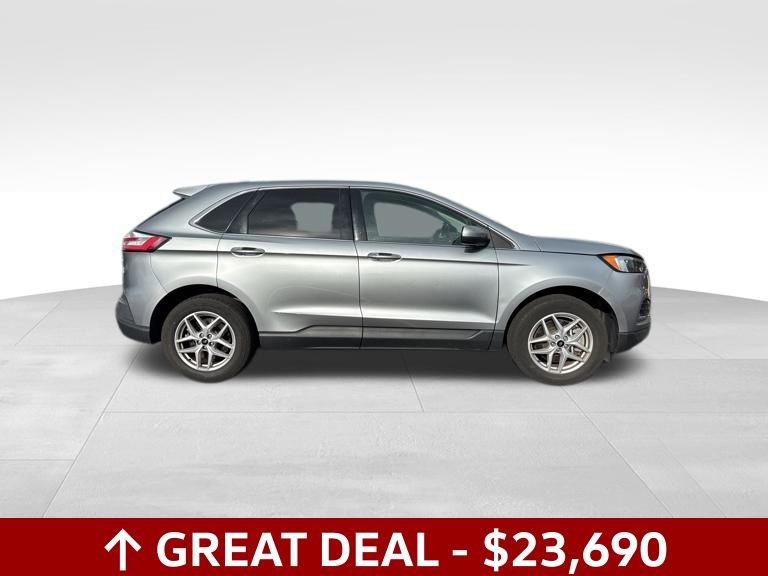 Used 2024 Ford Edge SEL image 3