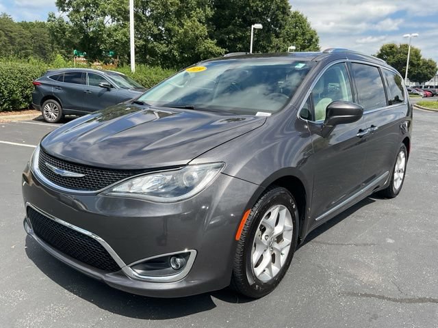 Used 2019 Chrysler Pacifica Touring-L Plus w/ Tire & Wheel Group FWD image 2