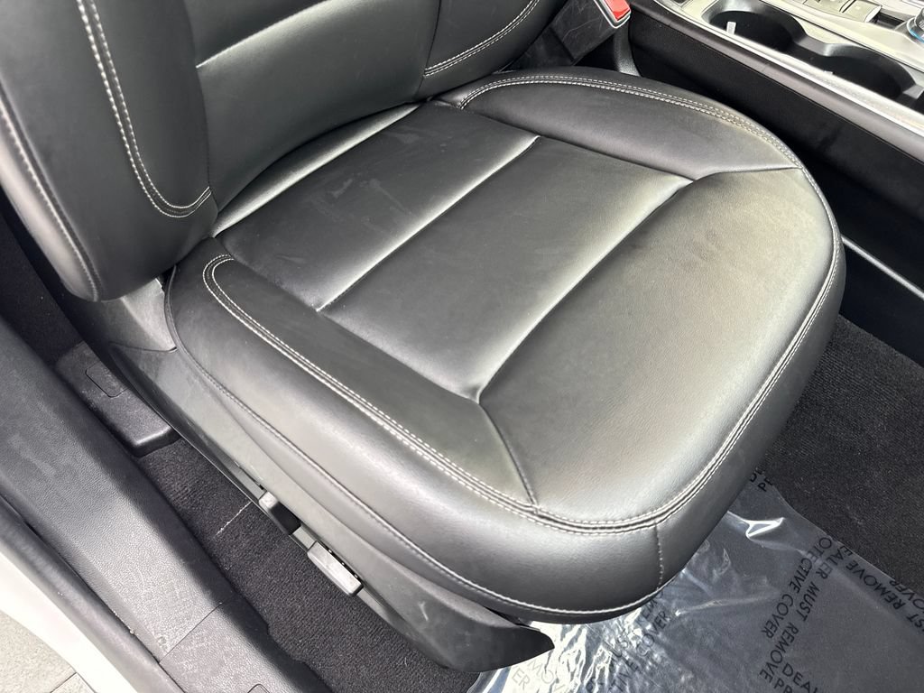 Used 2022 Ford Explorer XLT w/ Equipment Group 202A AWD/4WD image 51