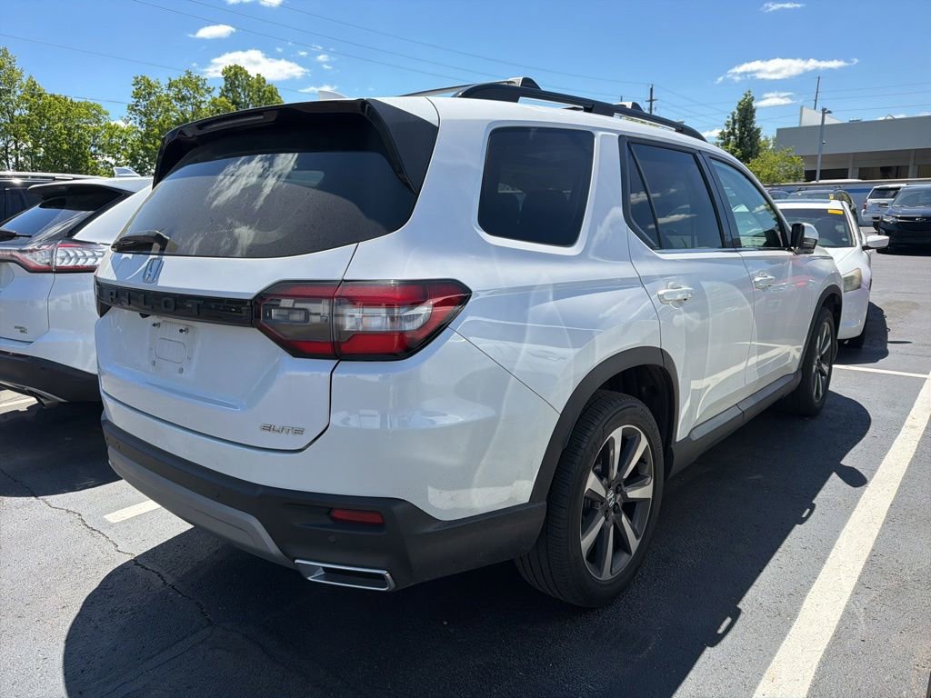 Used 2023 Honda Pilot Elite image 3