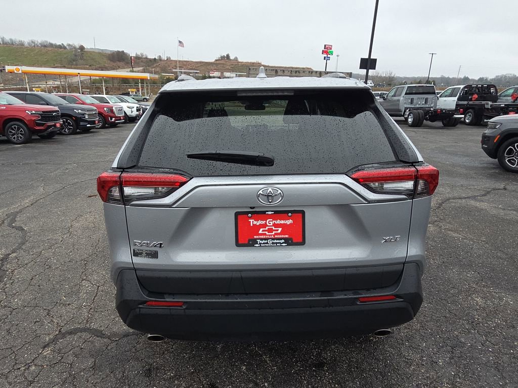 Used 2025 Toyota RAV4 XLE image 7