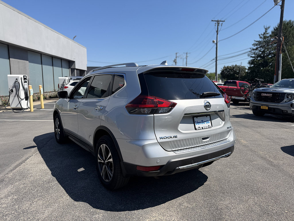Used 2019 Nissan Rogue SV w/ Premium Package AWD/4WD image 7