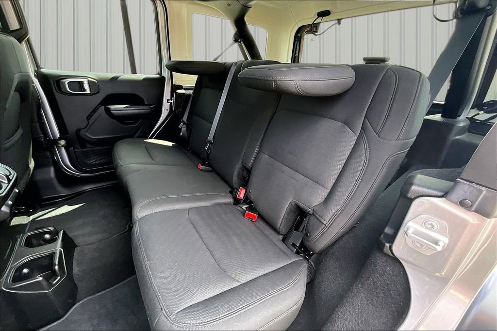 Used 2018 Jeep Wrangler Unlimited Sport S AWD/4WD image 19