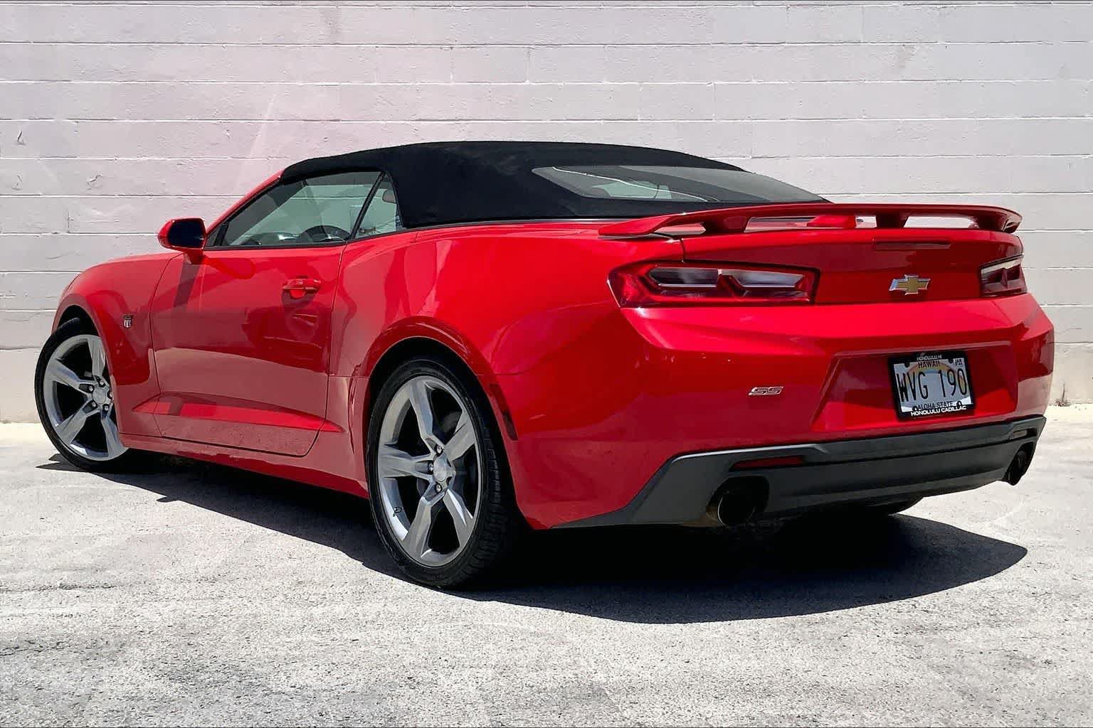 Used 2018 Chevrolet Camaro SS RWD image 4