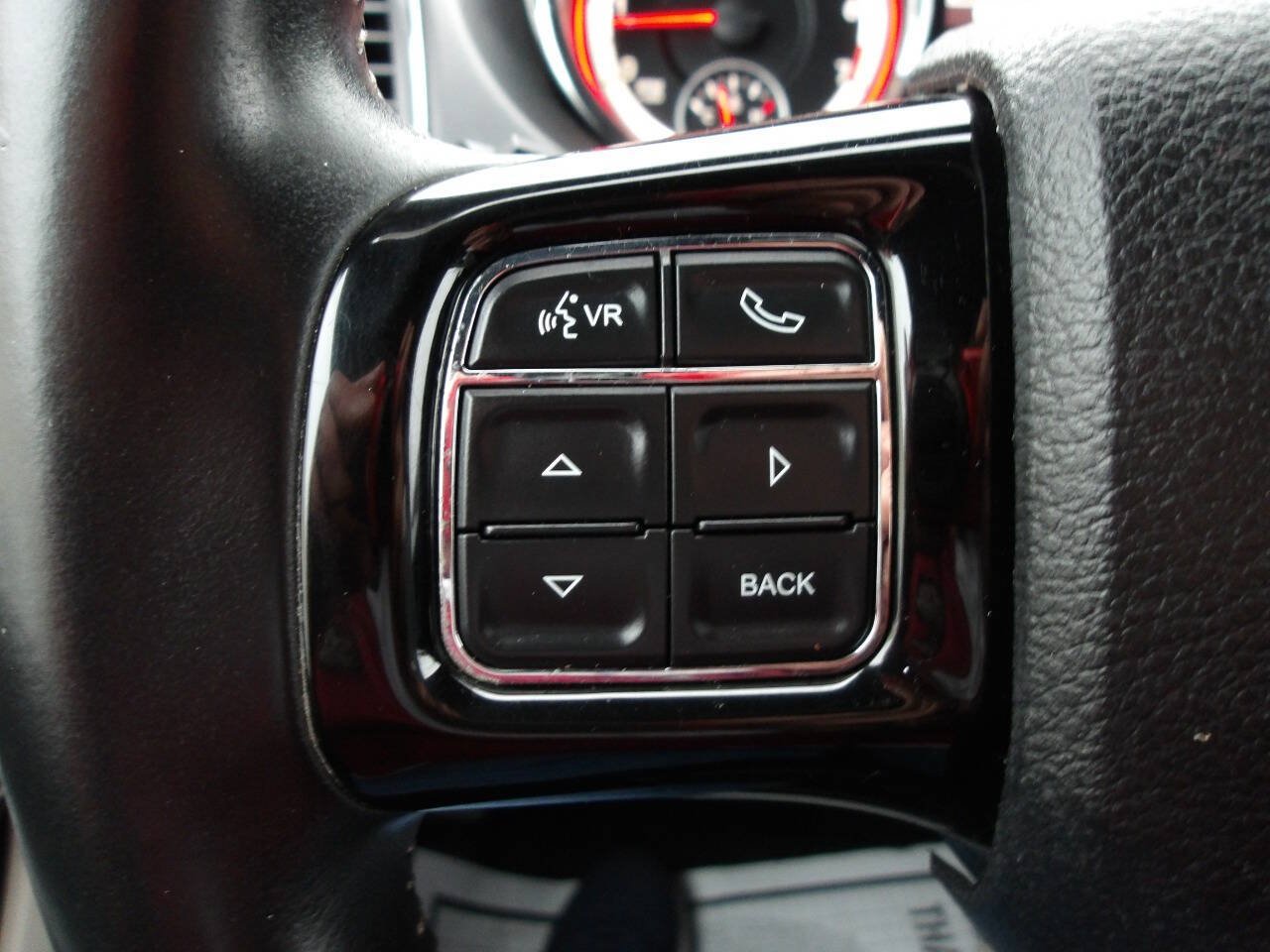 Used 2017 Dodge Grand Caravan SXT w/ Rear Park Assist Package FWD image 17
