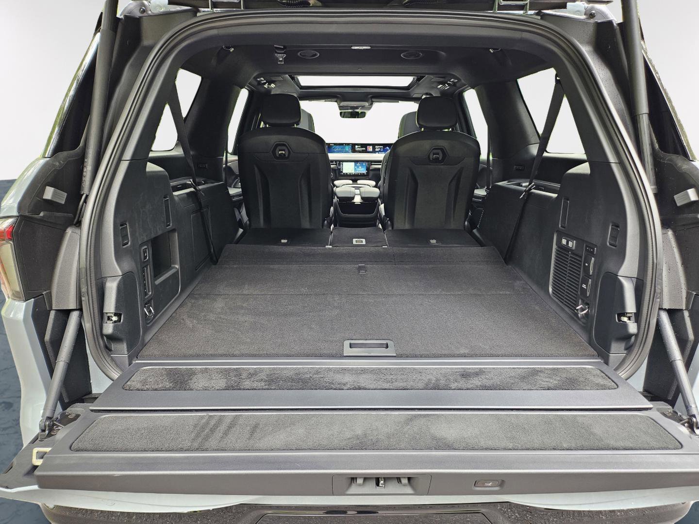 New 2025 Lincoln Navigator L Reserve w/ Jet Appearance Package image 35