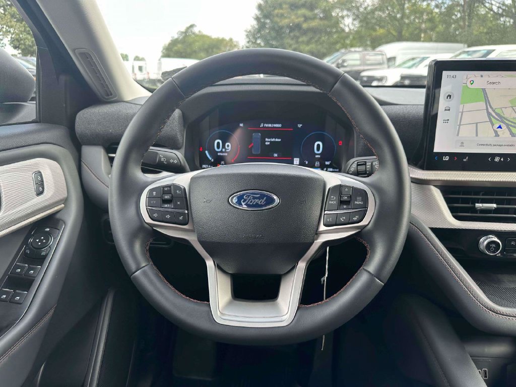 Used 2026 Ford Explorer Active AWD/4WD image 14
