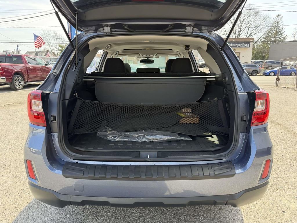 Used 2016 Subaru Outback 2.5i Premium image 16