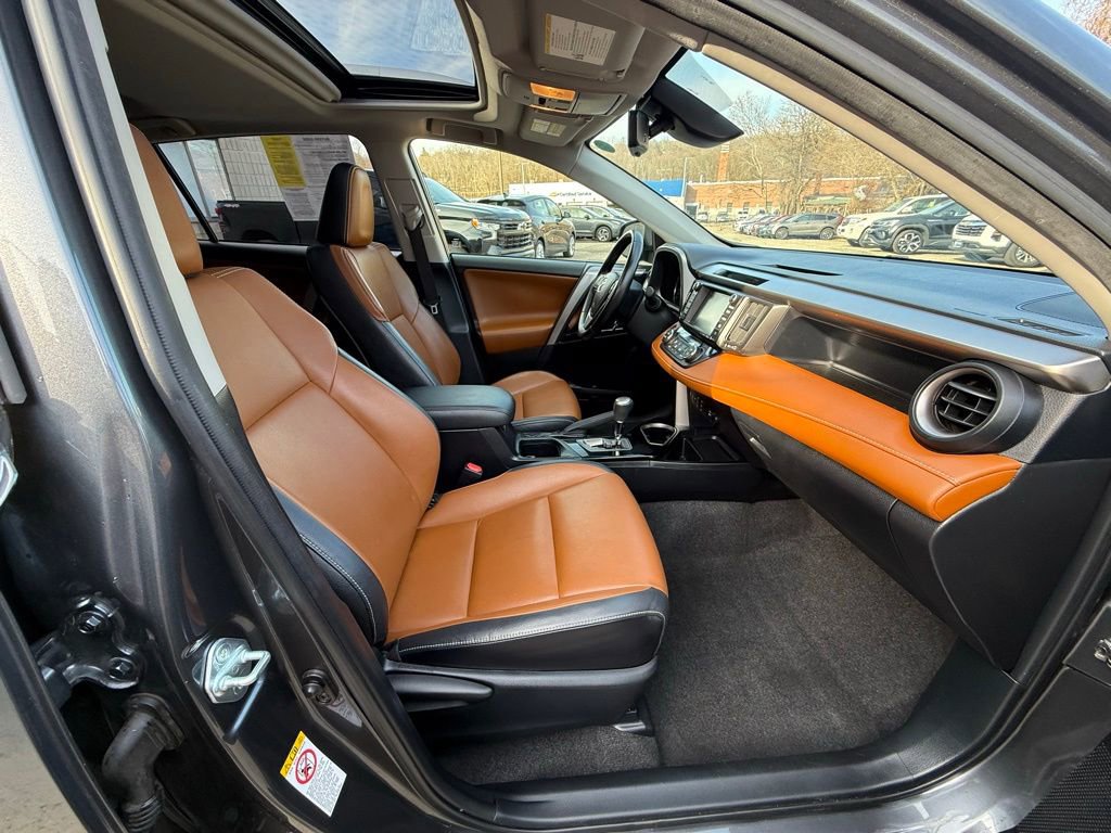 Used 2016 Toyota RAV4 Limited AWD/4WD image 18