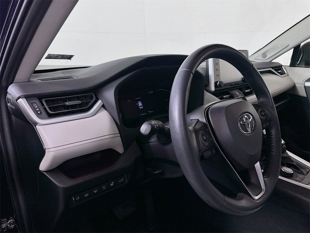 Used 2019 Toyota RAV4 Limited image 9