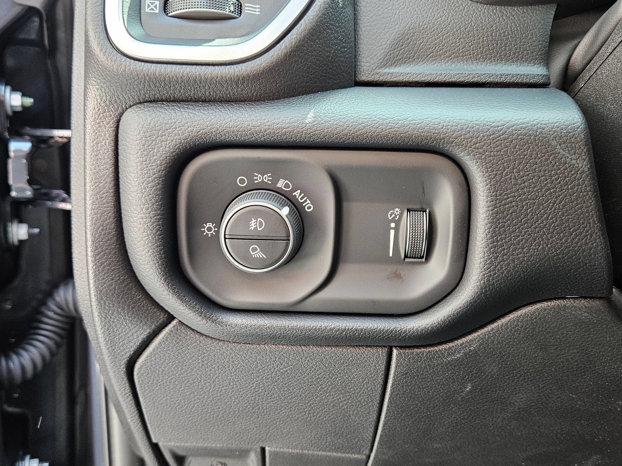 New 2026 RAM 2500 Big Horn AWD/4WD image 18