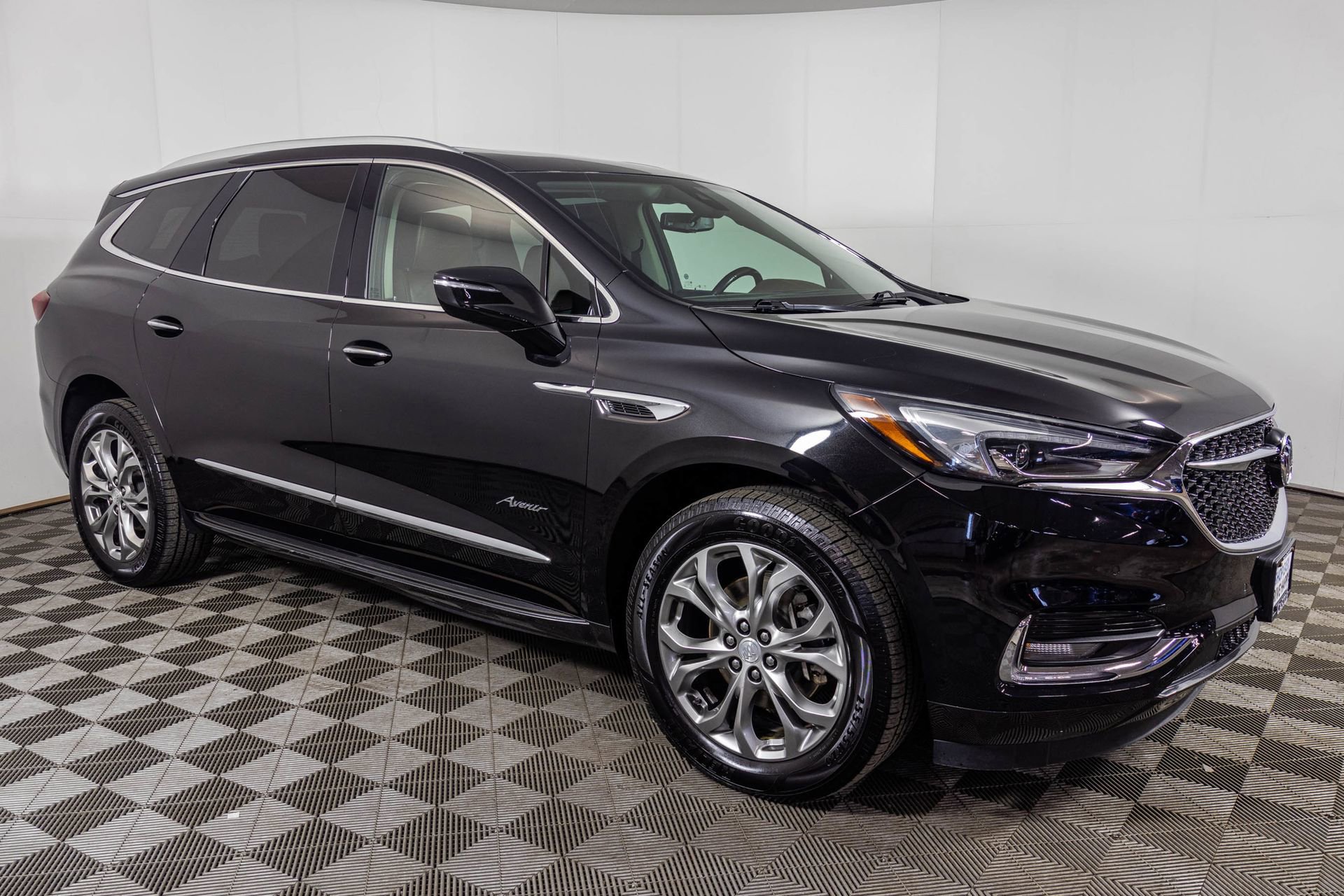 Used 2018 Buick Enclave Avenir w/ Avenir Technology Package image 19