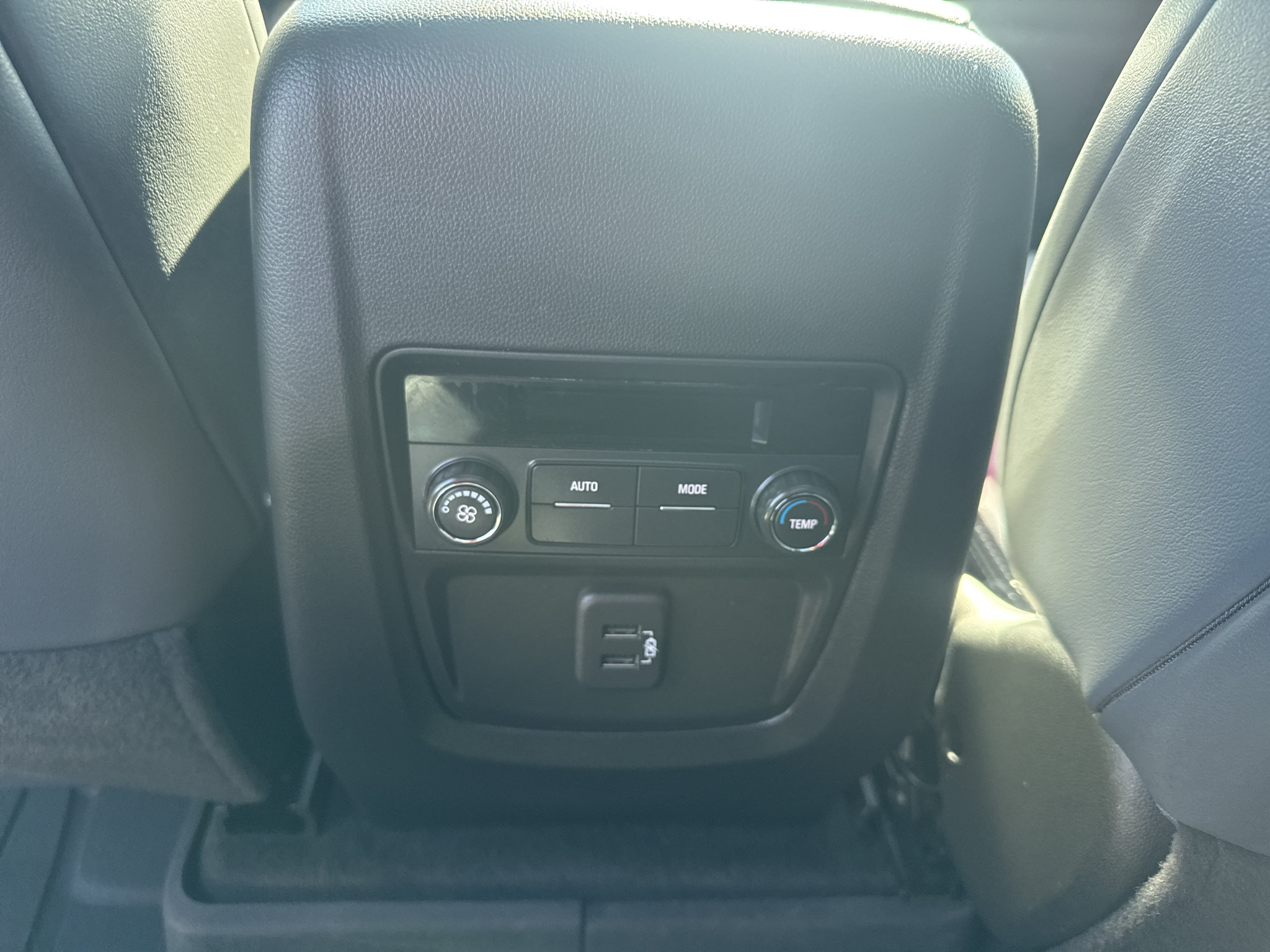 Used 2024 Buick Enclave Essence w/ Experience Buick Package AWD/4WD image 14