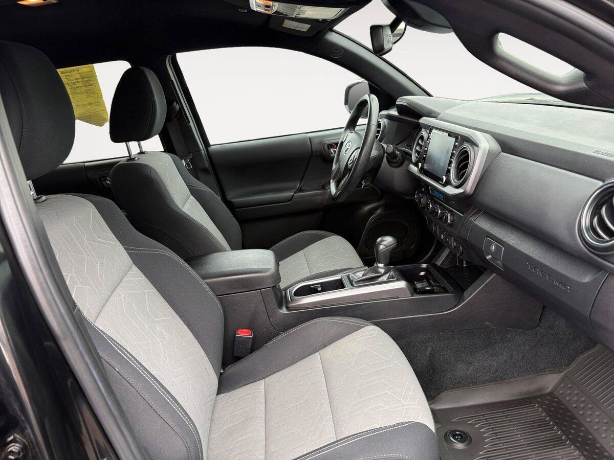 Used 2023 Toyota Tacoma TRD Sport AWD/4WD image 15