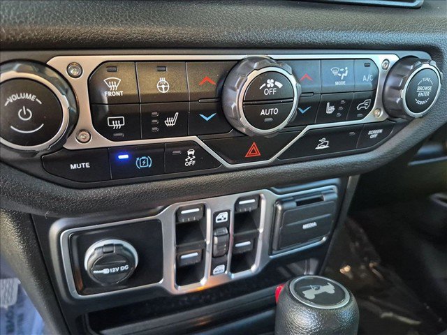 Used 2024 Jeep Wrangler Unlimited w/ Convenience Group AWD/4WD image 29