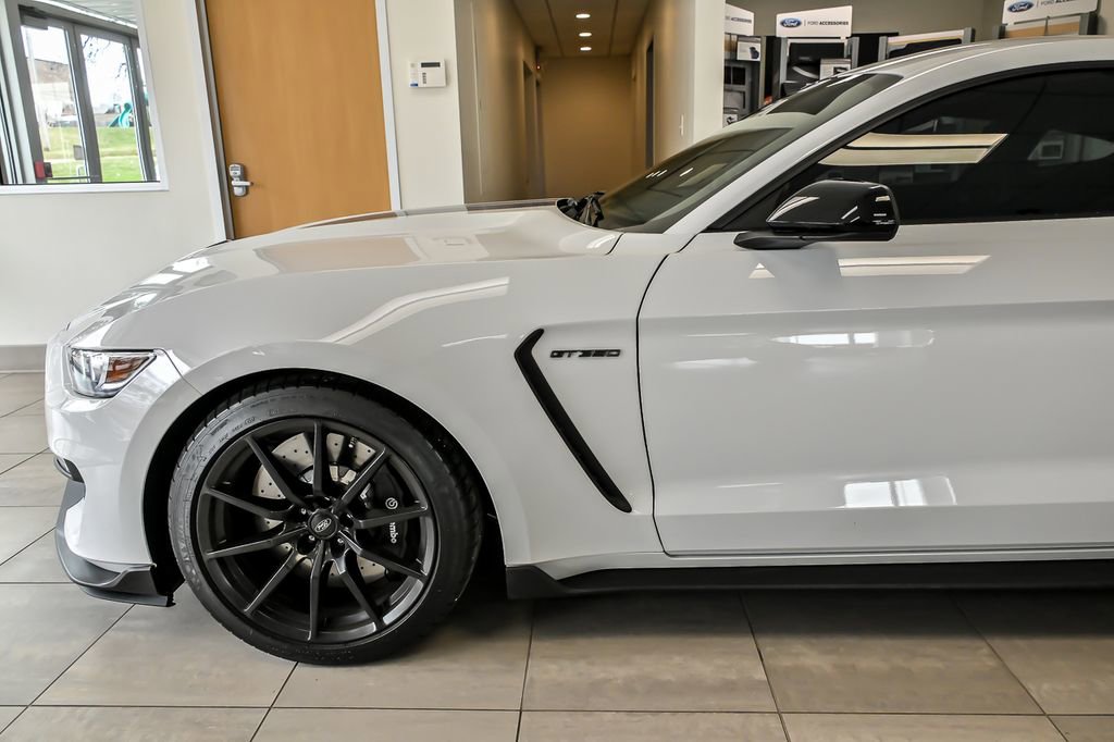 Used 2018 Ford Mustang Shelby GT350 image 5