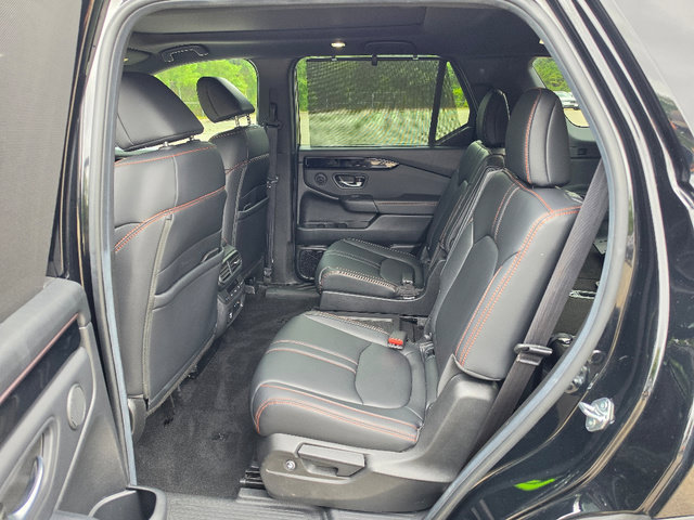 Certified 2025 Honda Pilot TrailSport image 24