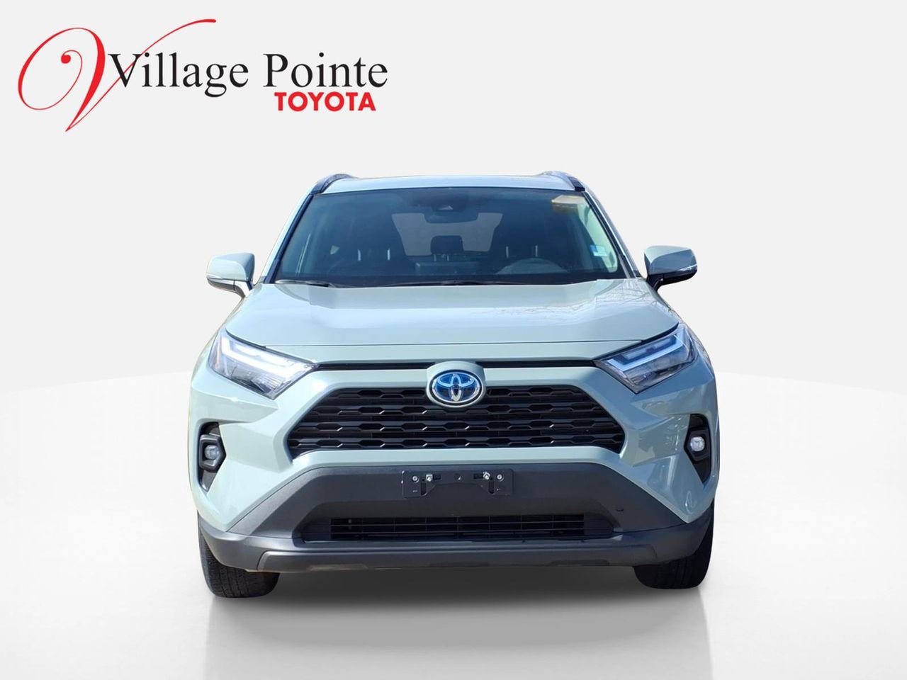 Used 2022 Toyota RAV4 XLE Premium image 2
