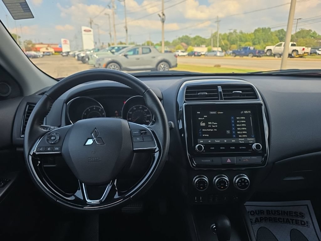 Used 2025 Mitsubishi Outlander Sport SE AWD/4WD image 12