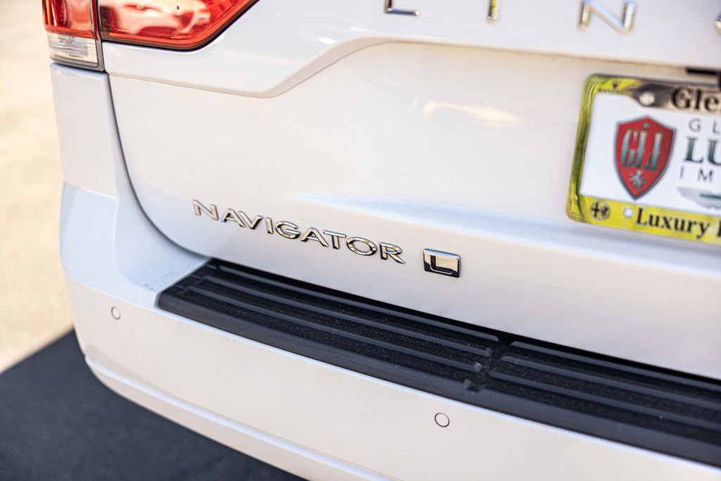 Used 2017 Lincoln Navigator L Select AWD/4WD image 15