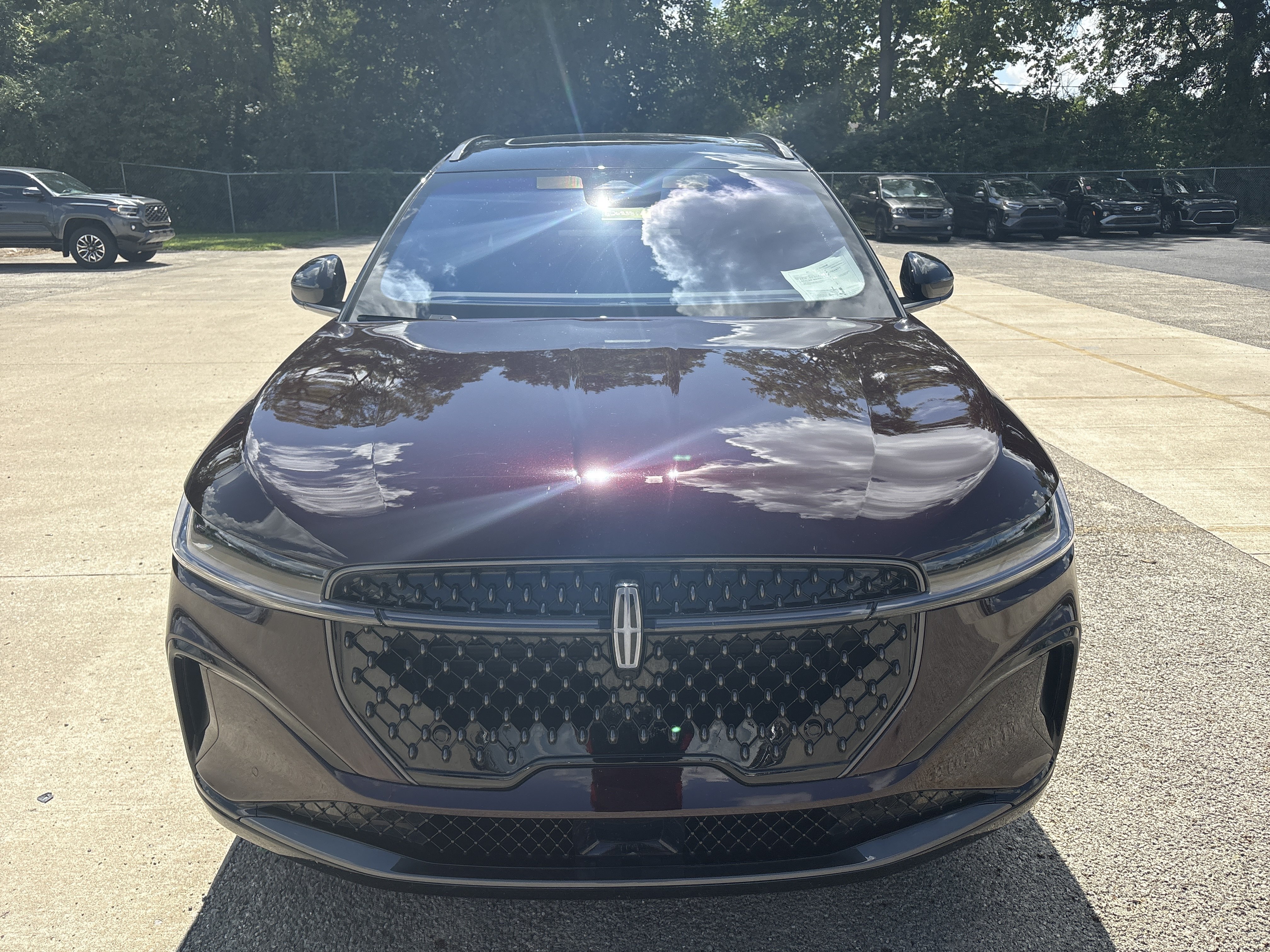 Used 2024 Lincoln Nautilus Reserve w/ Equipment Group 202A AWD/4WD image 2