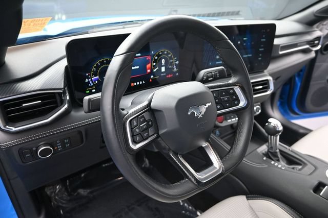 Used 2025 Ford Mustang Premium RWD image 17