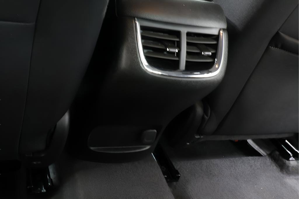 Used 2025 Chevrolet Malibu LT image 24