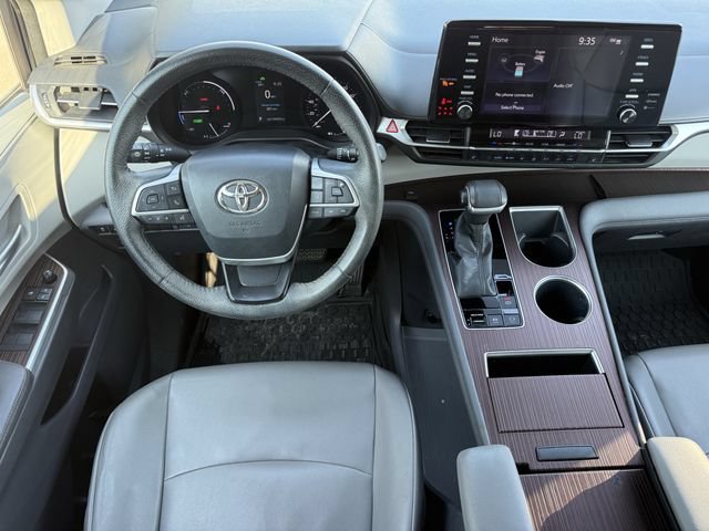 Used 2022 Toyota Sienna XLE FWD image 11