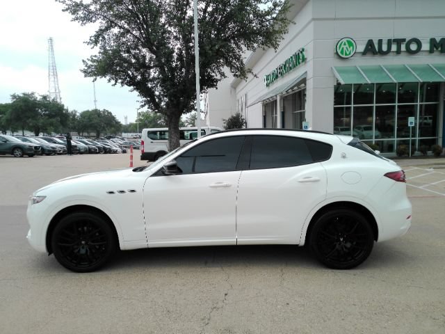 Used 2019 Maserati Levante AWD/4WD image 11