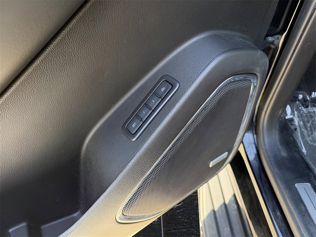 Used 2019 Chevrolet Tahoe LT w/ RST Edition image 19