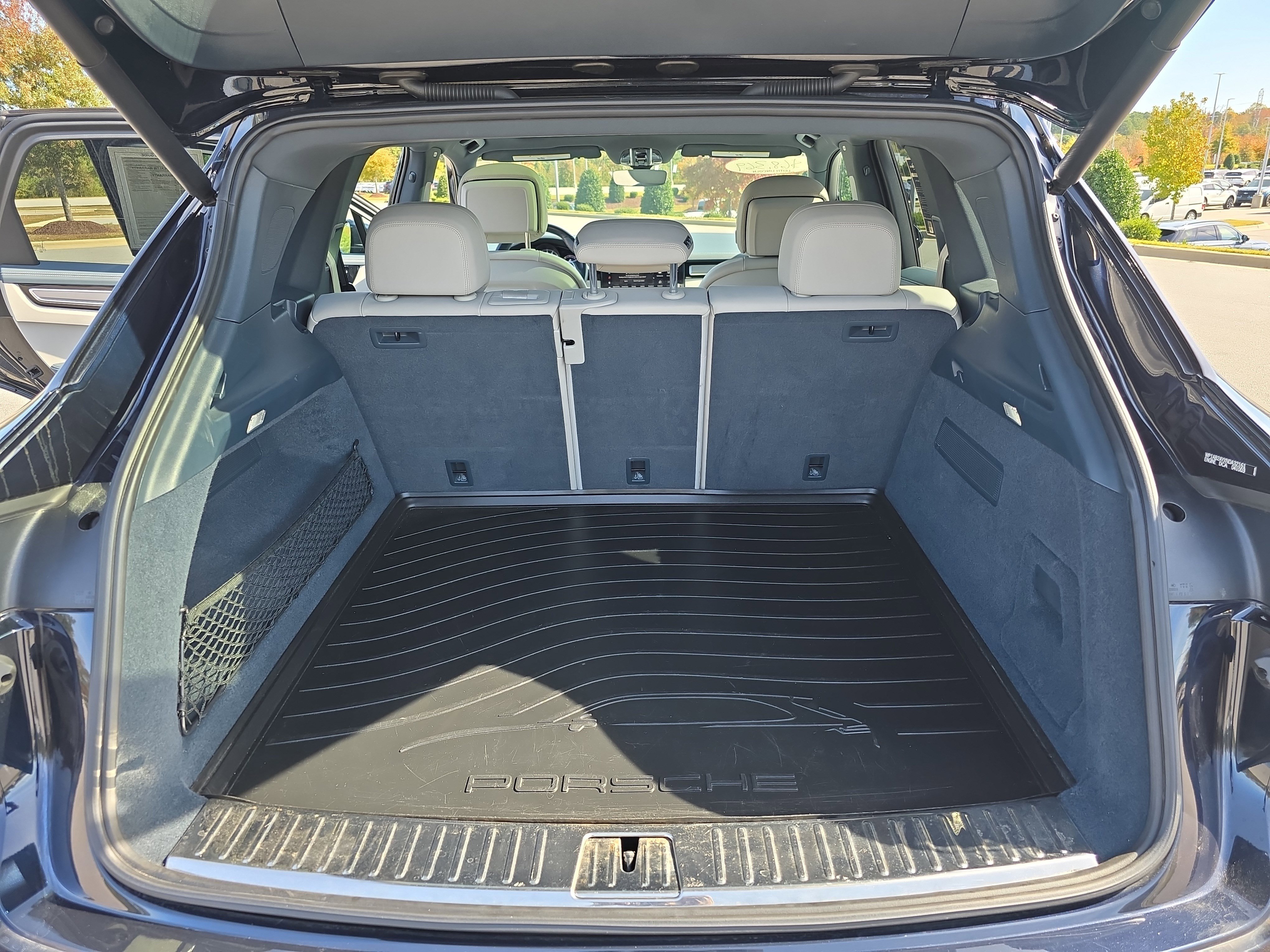 Used 2022 Porsche Cayenne S image 12