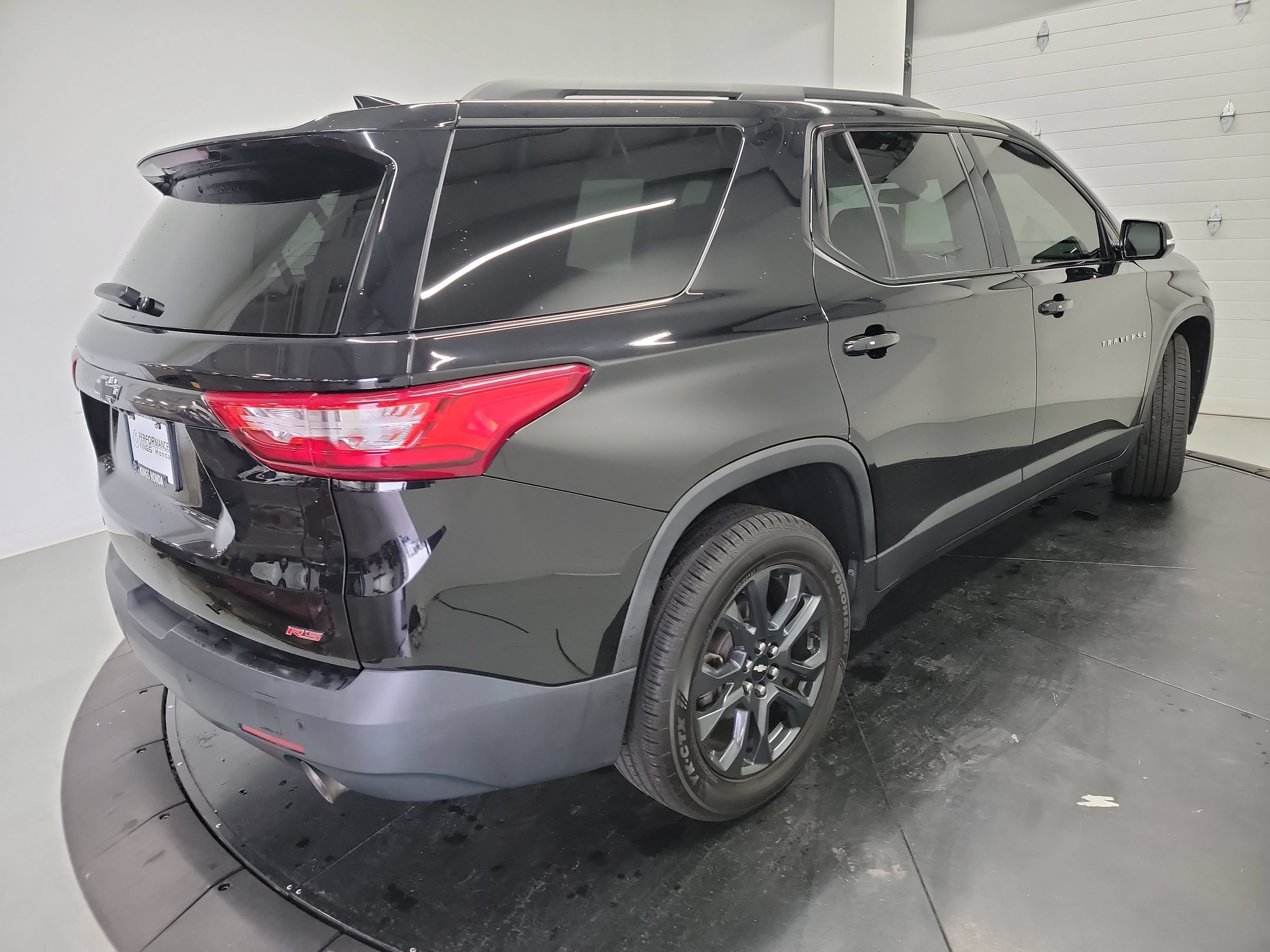 Used 2020 Chevrolet Traverse RS FWD image 9