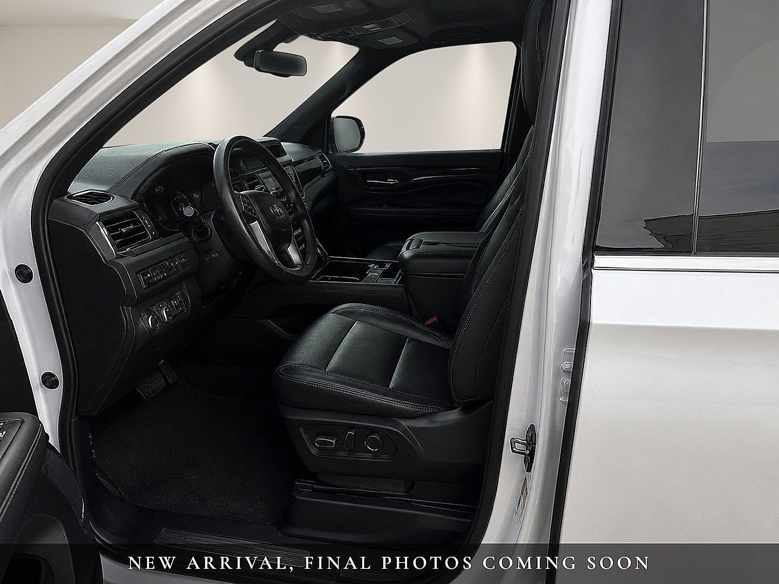 Used 2022 GMC Yukon XL Denali w/ Denali Ultimate Package AWD/4WD image 9