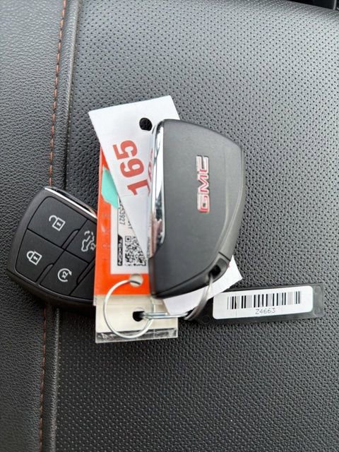 Used 2024 GMC Sierra 1500 AT4 w/ Technology Package AWD/4WD image 22