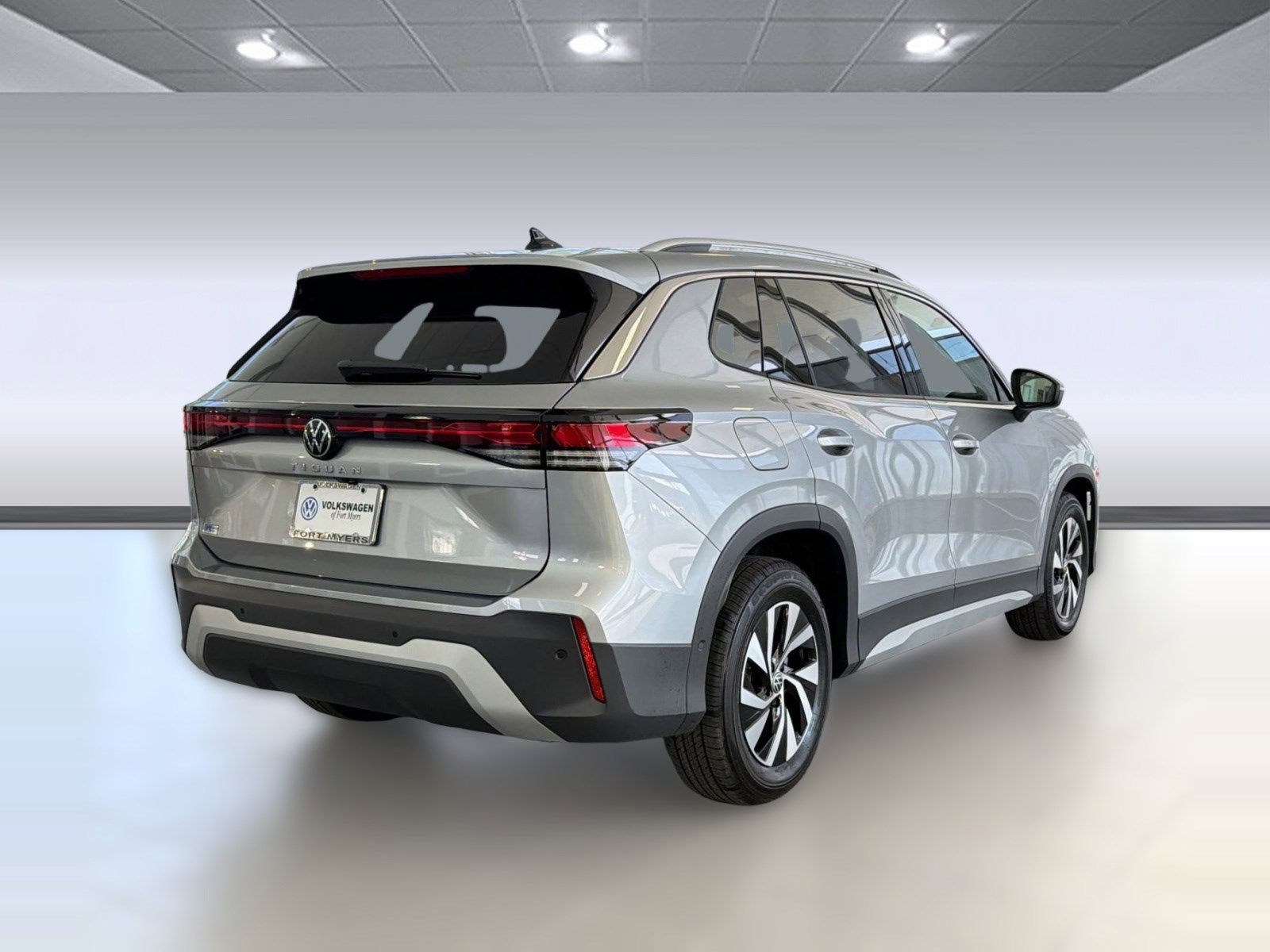 New 2026 Volkswagen Tiguan S FWD image 9