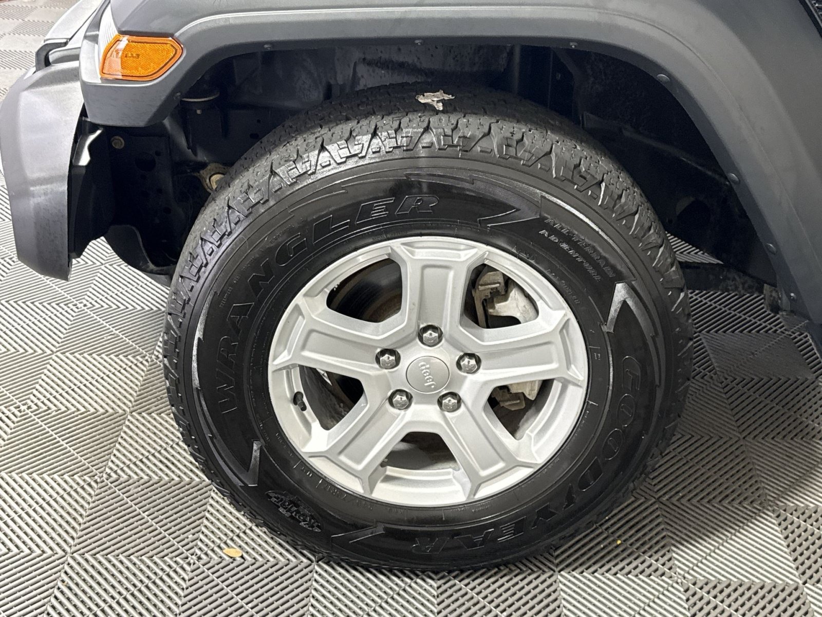 Used 2023 Jeep Wrangler Unlimited Sport AWD/4WD image 12