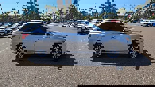 Used 2019 Nissan Sentra SV image 9