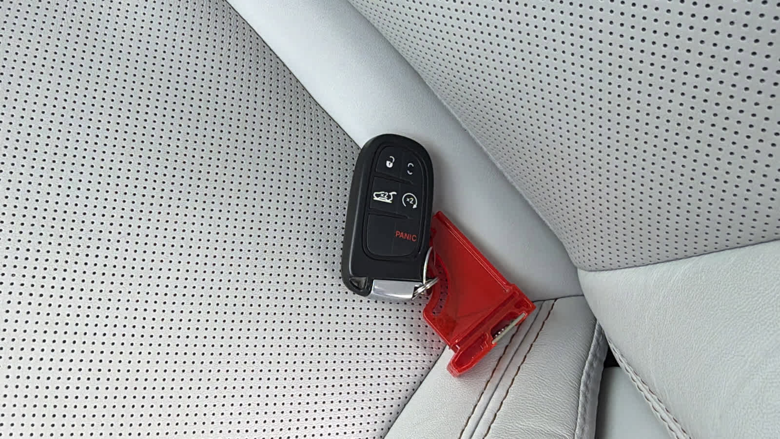 Used 2021 Jeep Cherokee Latitude Lux w/ Comfort/Convenience Group image 29