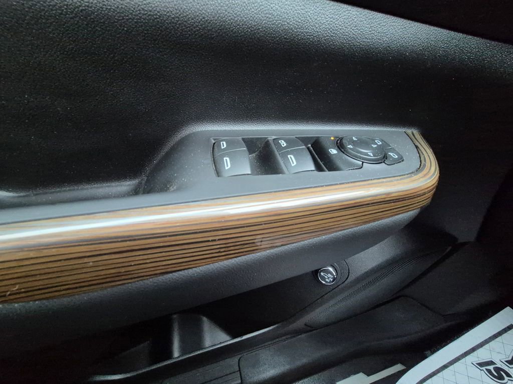 Used 2023 GMC Acadia SLE w/ Driver Convenience Package image 10