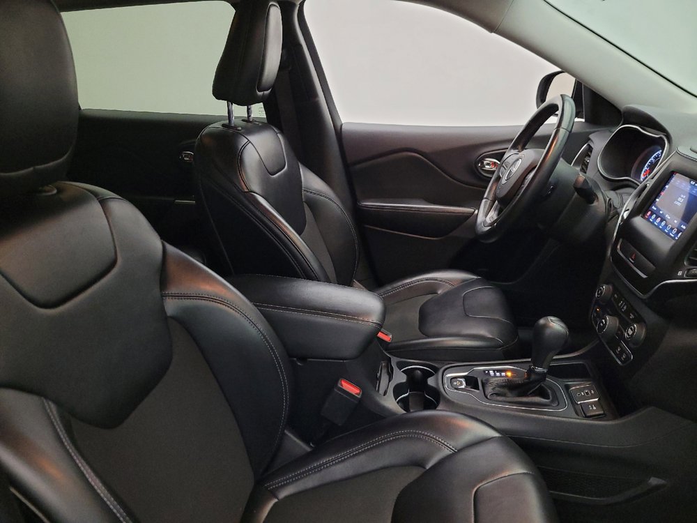 Used 2019 Jeep Cherokee Latitude Plus FWD image 21
