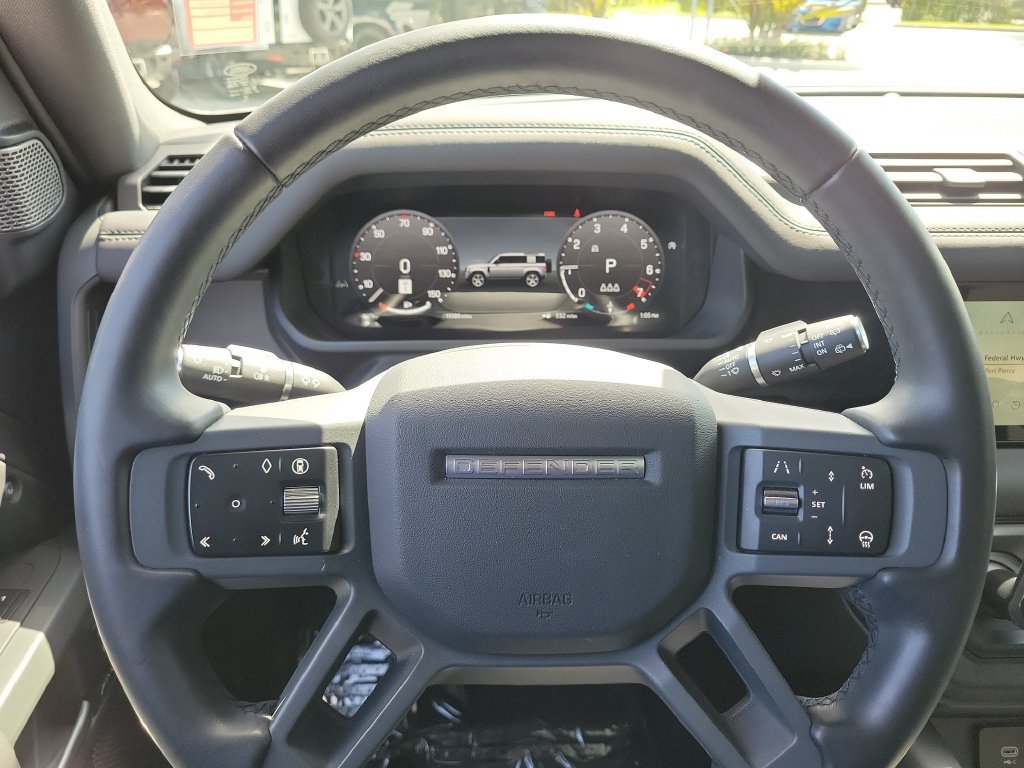 Used 2024 Land Rover Defender 110 X-Dynamic SE AWD/4WD image 28