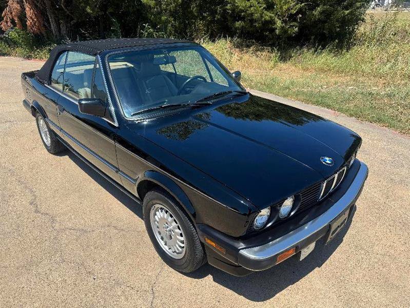 Used 1991 BMW 325i Convertible RWD image 3