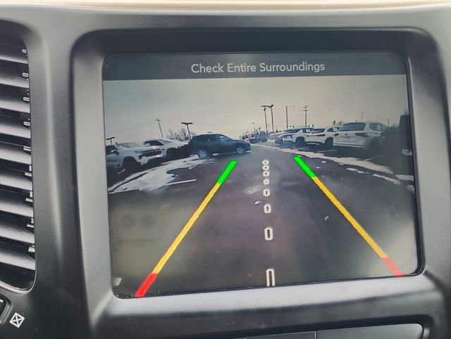 Used 2015 Jeep Cherokee Limited image 3