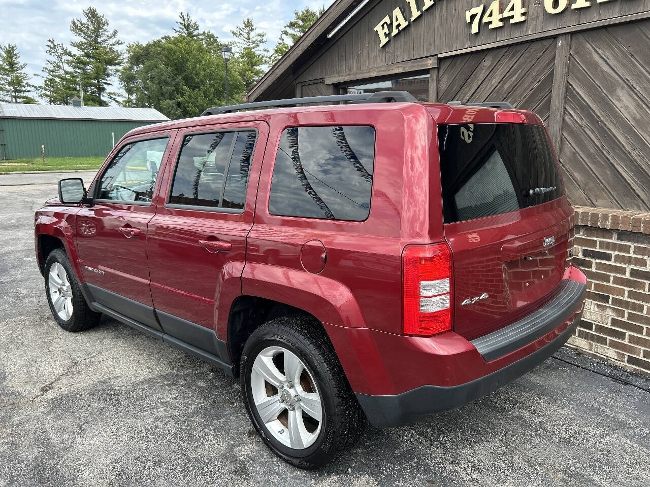 Used 2012 Jeep Patriot Latitude w/ Sun/Sound Group AWD/4WD image 2